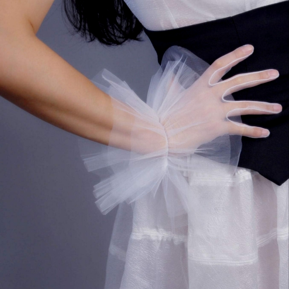 Fabulous Avant Garde Elegant High Fashion Designer Sheer Tulle Ruffled G…